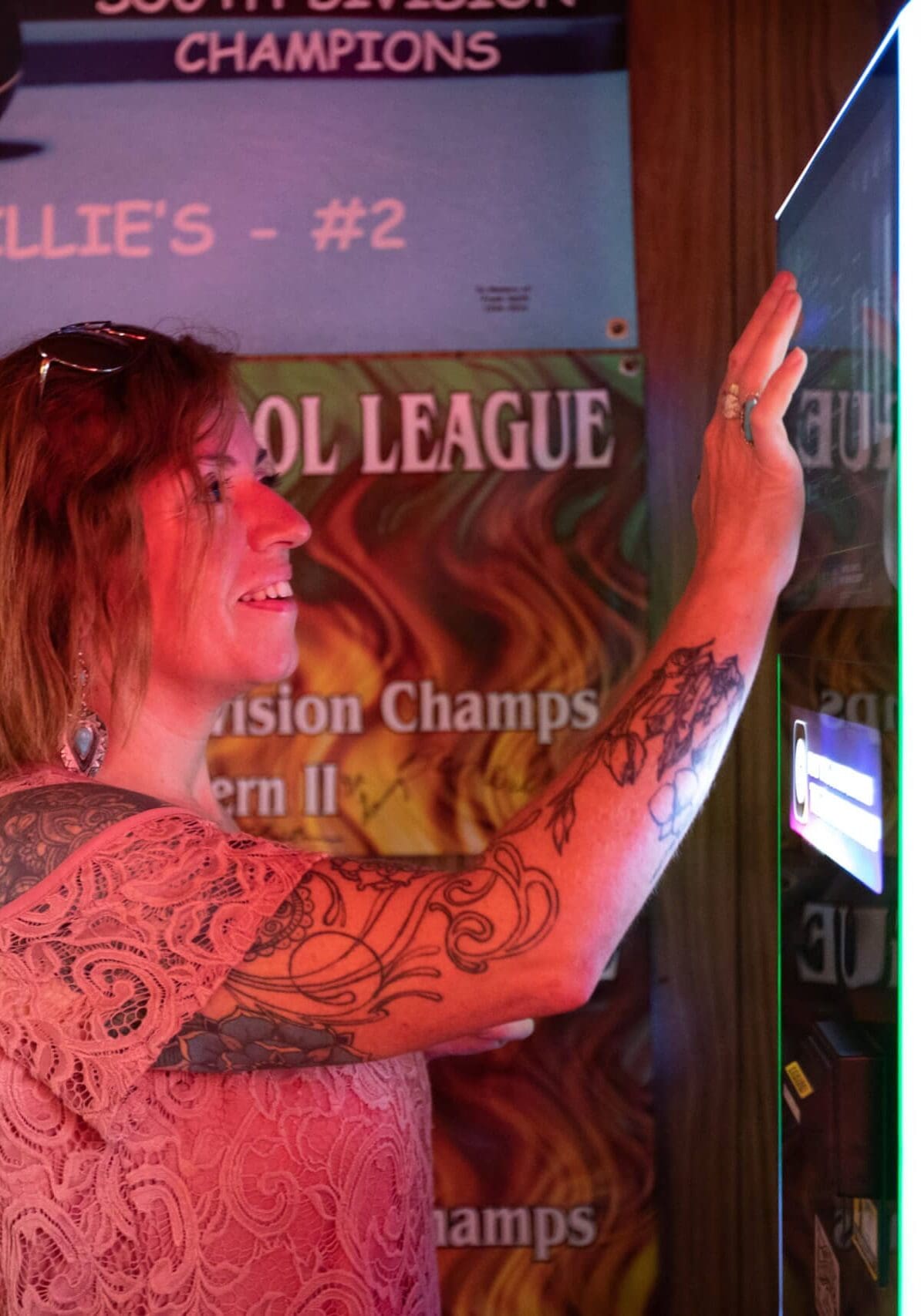 WilliesTavern_Interior_Patrons-6819